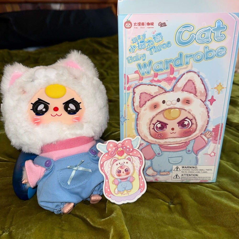 Baby Three Cat Wardrobe Purrly – RARE Expression Variant – NIB w/ Box & Card